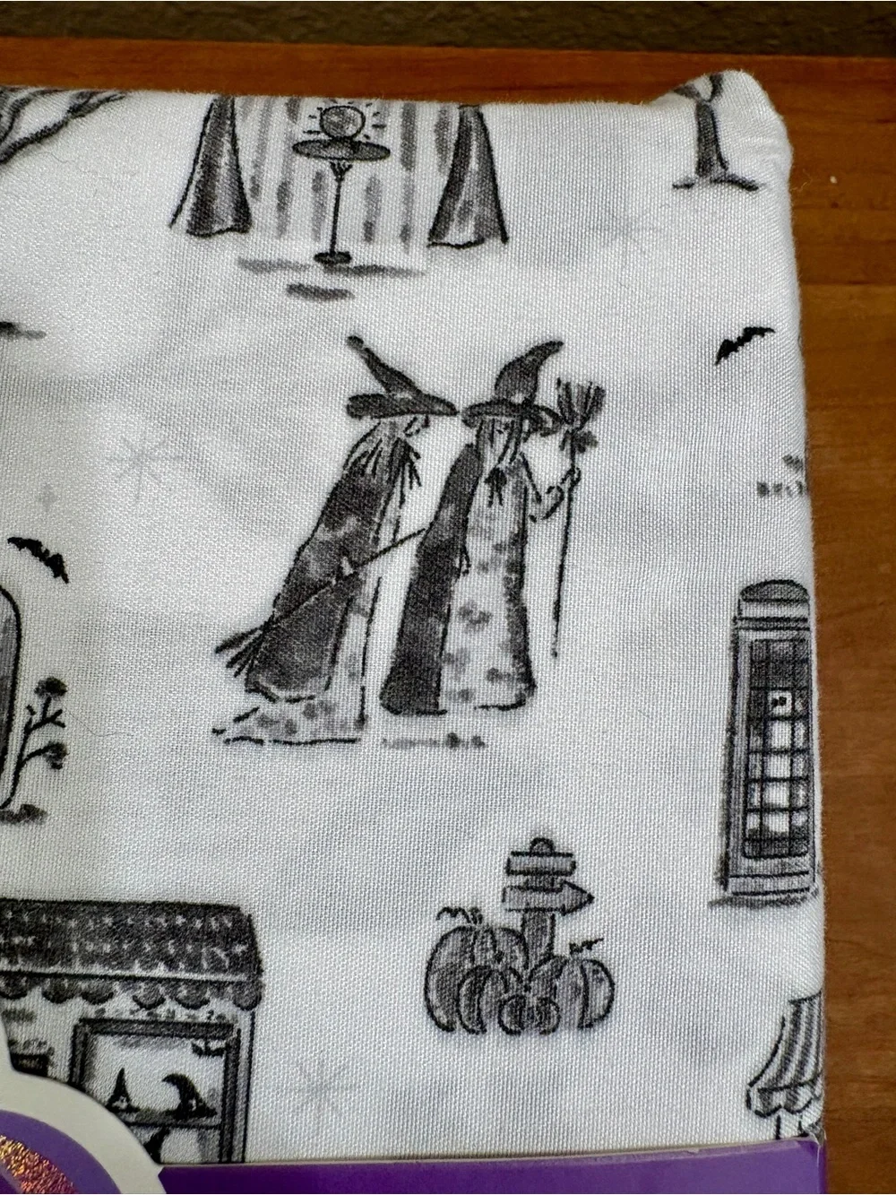 Halloween Witch & Friends Spooky Town Black & White Queen 4-Piece Sheet Set, NEW